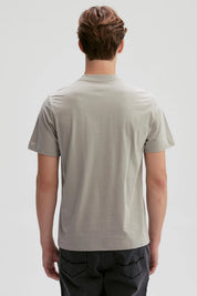 Polera gris de hombre con estampado de Eustass Kid de One Piece