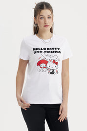Polera blanca de mujer con estampa grande centrada de Hello Kitty y amigos en estilo gráfico cartoon