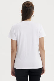 Polera blanca de mujer con estampa grande centrada de Hello Kitty y amigos en estilo gráfico cartoon