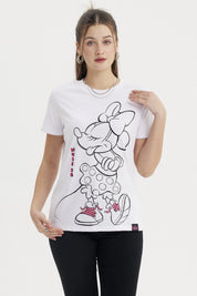 Polera blanca de mujer con estampado grande de Minnie en blanco y negro al frente con detalles rosas y texto Muse 28