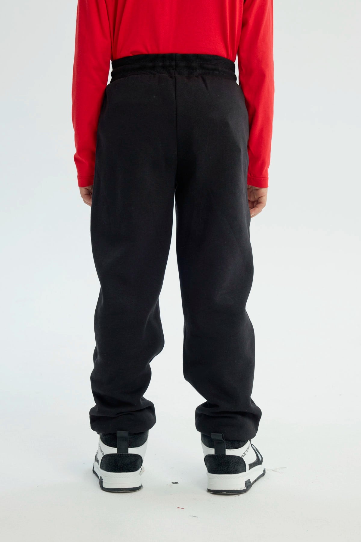 Pantalón Buzo Niño Pitillo Spiderman Negro