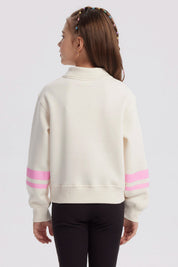 Polerón crudo de niña con cuello camisero diseño Power Girl 80 en el frente letras rosas con corazones estilo casual