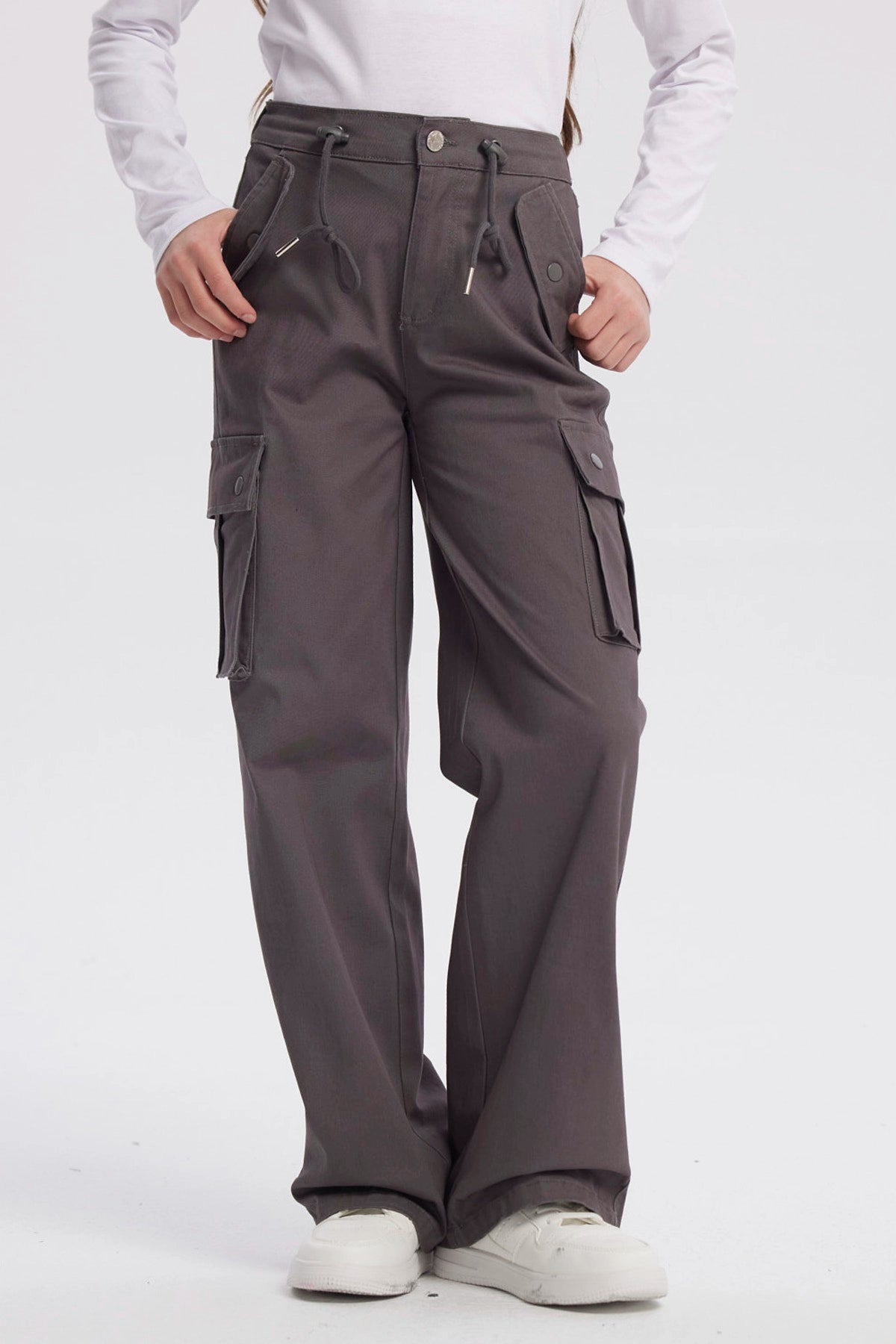 Pantalón cargo marengo niña con cordón ajustable bolsillos laterales amplios y diseño liso casual y versátil