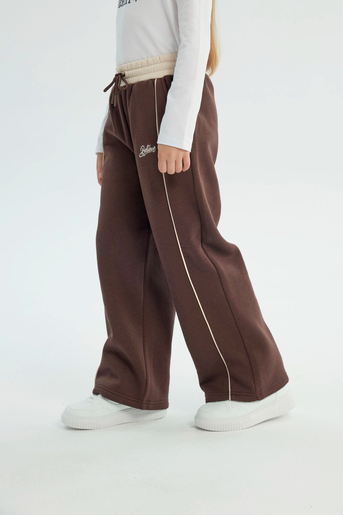 Pantalón Buzo Niña Wide Leg Café