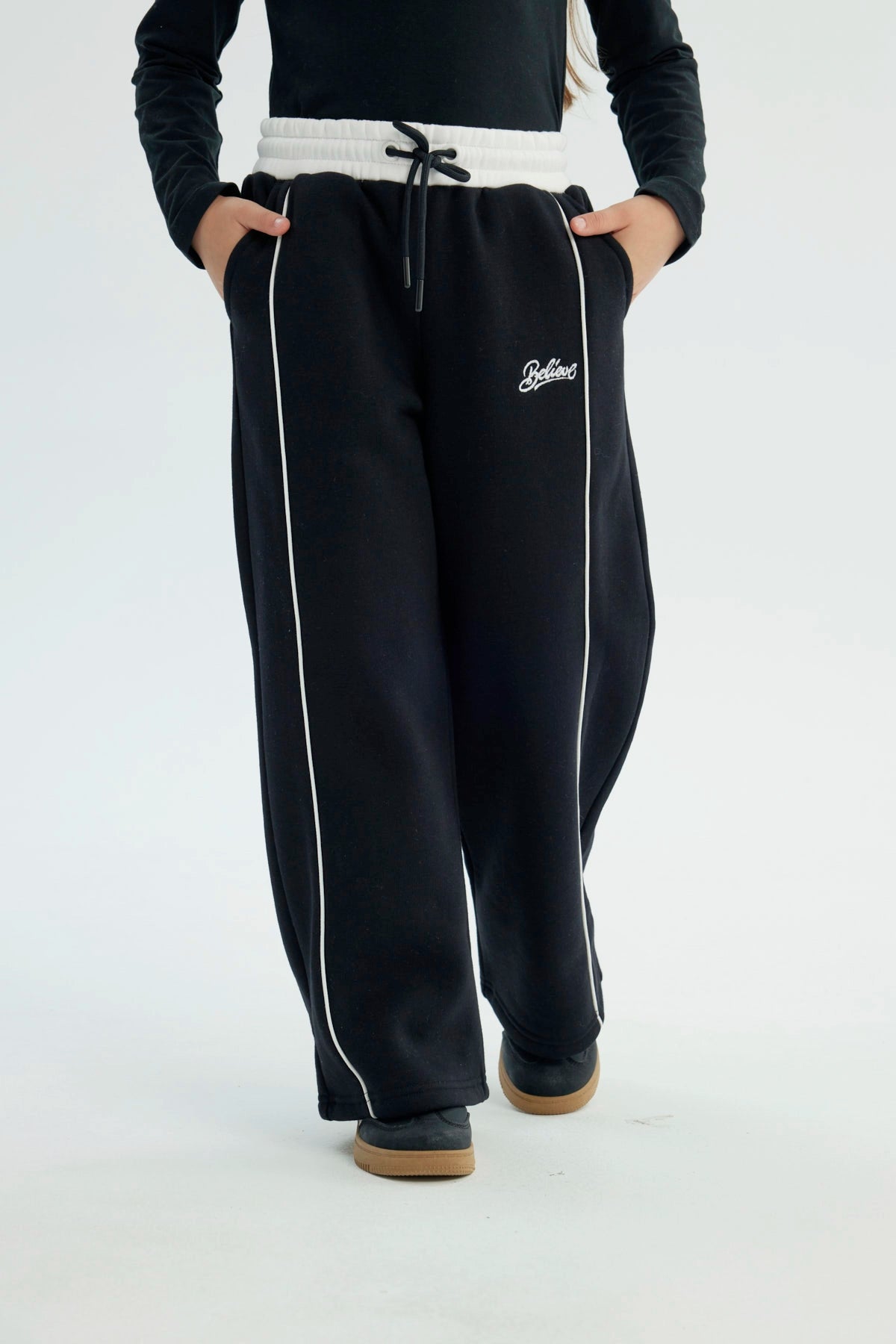 Pantalón Buzo Niña Wide Leg Negro