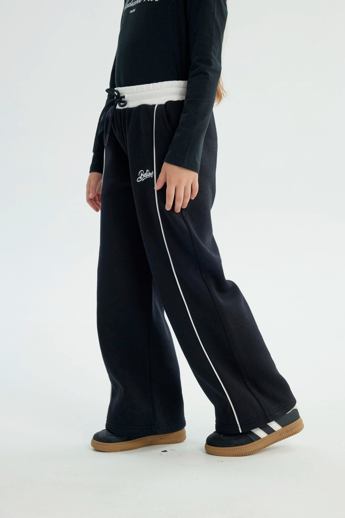 Pantalón Buzo Niña Wide Leg Negro