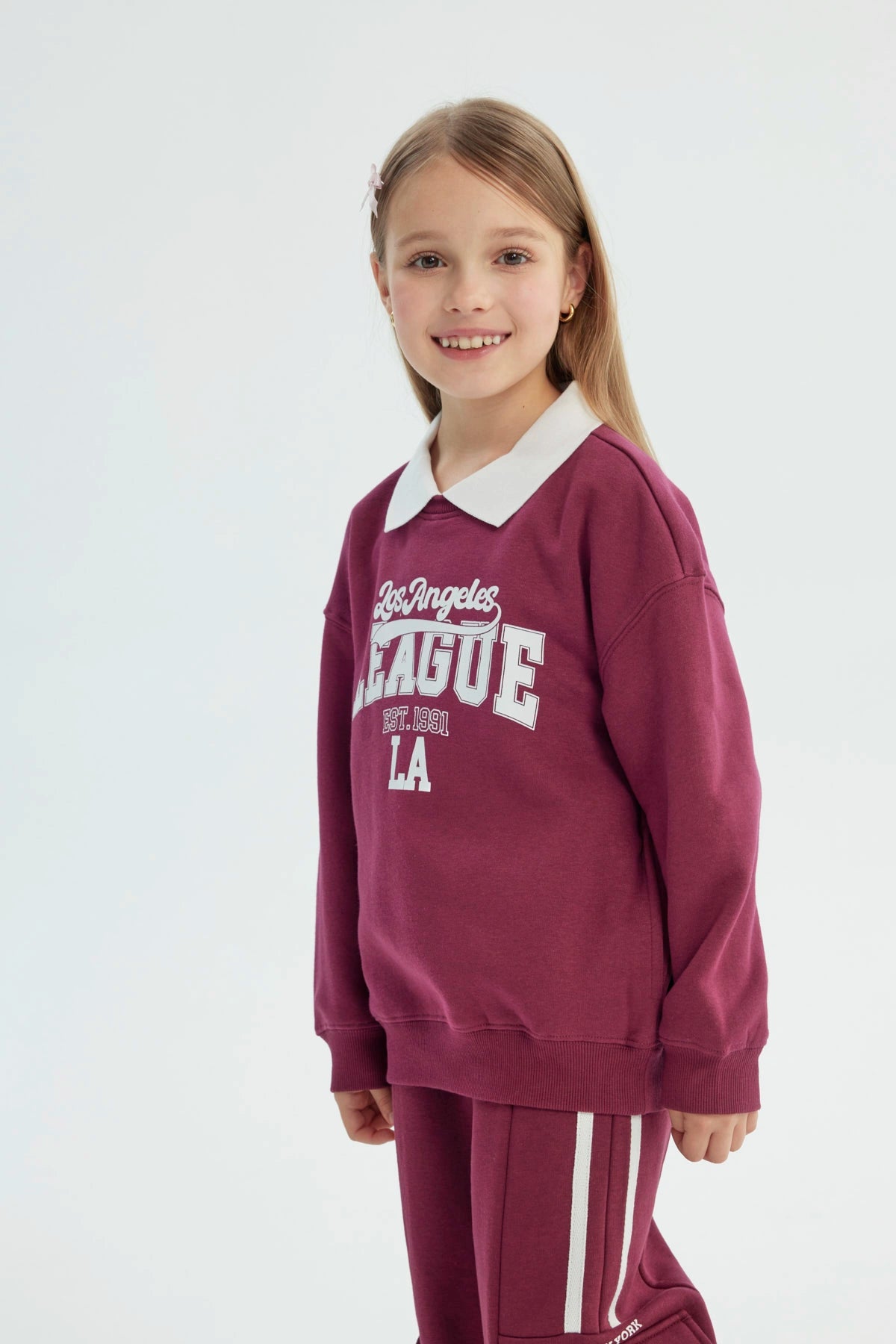 Polerón Niña Classic Cuello Camisero Burdeo