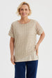 Polera mujer beige claro calada con diseño de malla en toda la prenda ideal para un look casual y fresco
