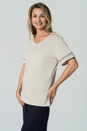 Polera Regular Cuello V Mujer Beige