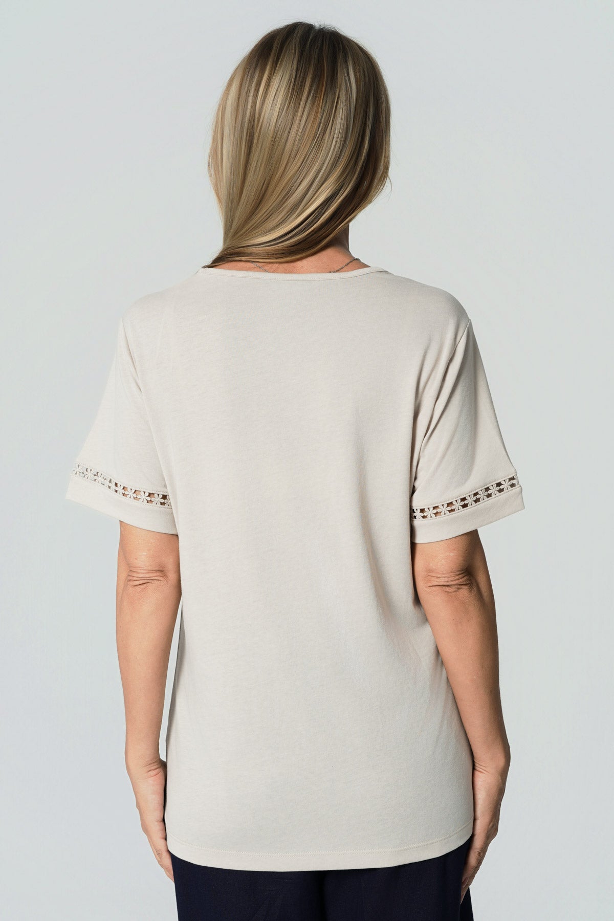Polera Regular Cuello V Mujer Beige