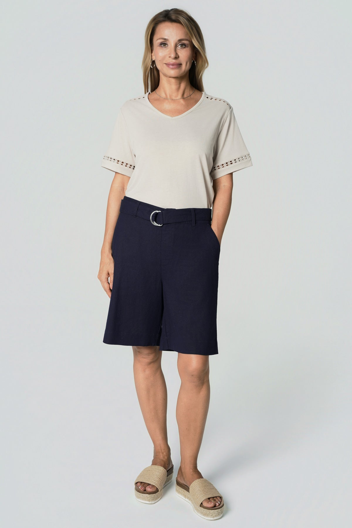 Polera Regular Cuello V Mujer Beige