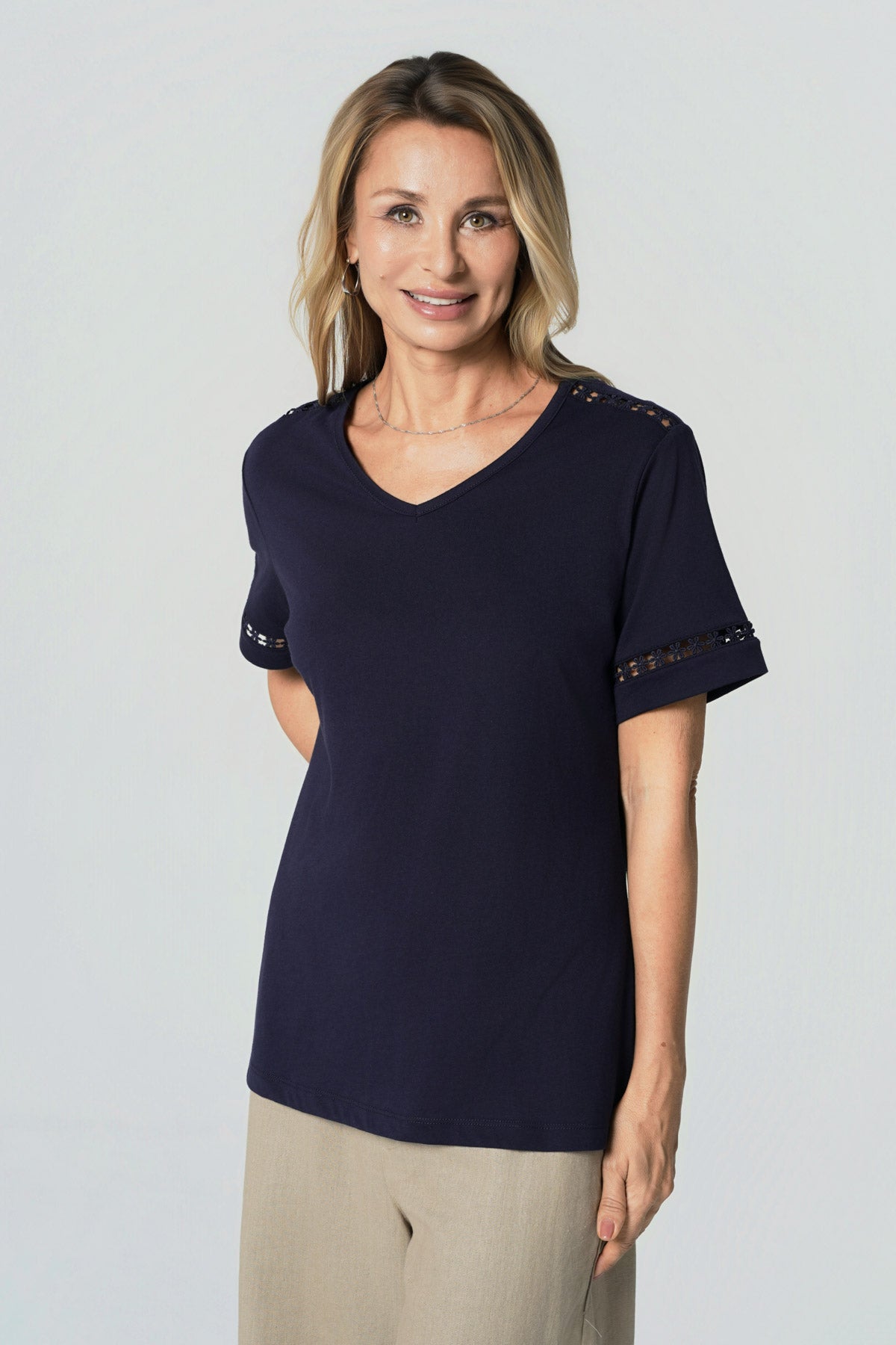 Polera Regular Cuello V Mujer Azul Oscuro