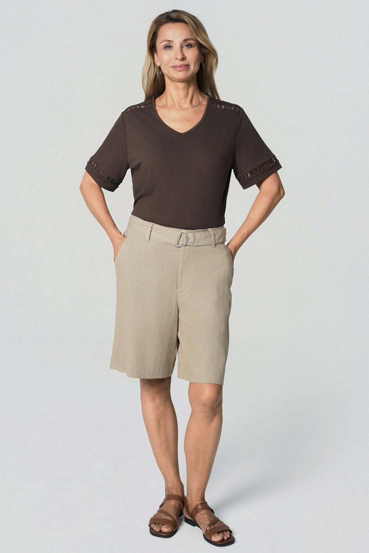 Polera Regular Cuello V Mujer Café Oscuro