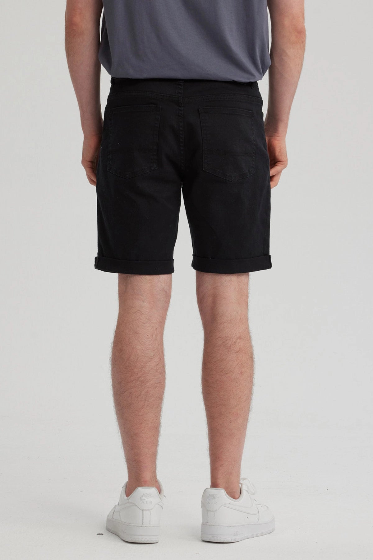 Bermuda Hombre Color Negro