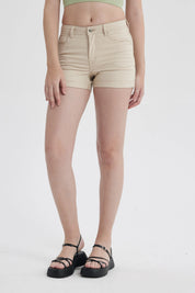 Short Mujer Color Roll Up Tiro Alto Beige Claro