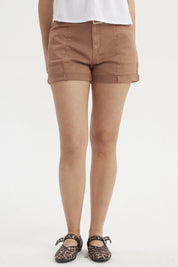 Short Mujer Mom Tiro Alto Bolsillo Diagonal Café Claro