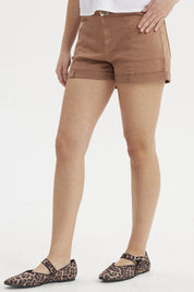Short Mujer Mom Tiro Alto Bolsillo Diagonal Café Claro