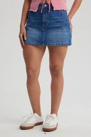 Short azul para mujer de algodón con diseño liso ajuste en la cintura y longitud por encima de la rodilla