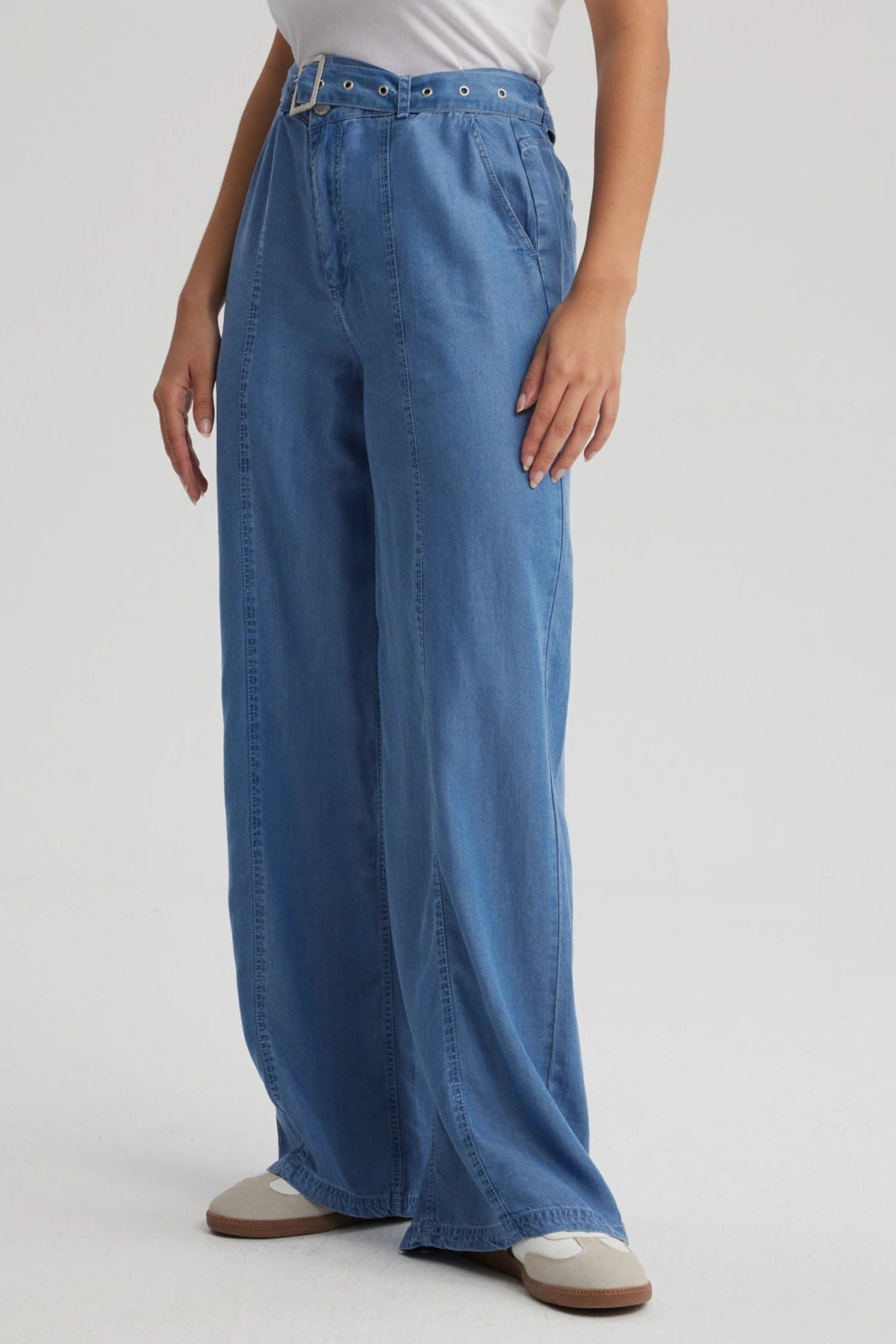 Jeans Mujer Calce Recto Ligero Azul Claro