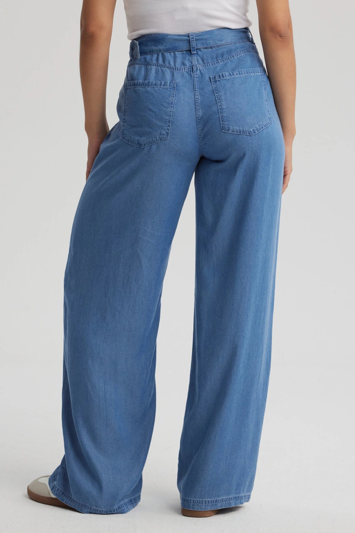 Jeans Mujer Calce Recto Ligero Azul Claro
