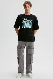 Jeans hombre gris con bolsillos cargo delanteros y estilo casual