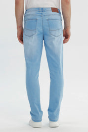 Jeans Hombre Slim Azul Claro
