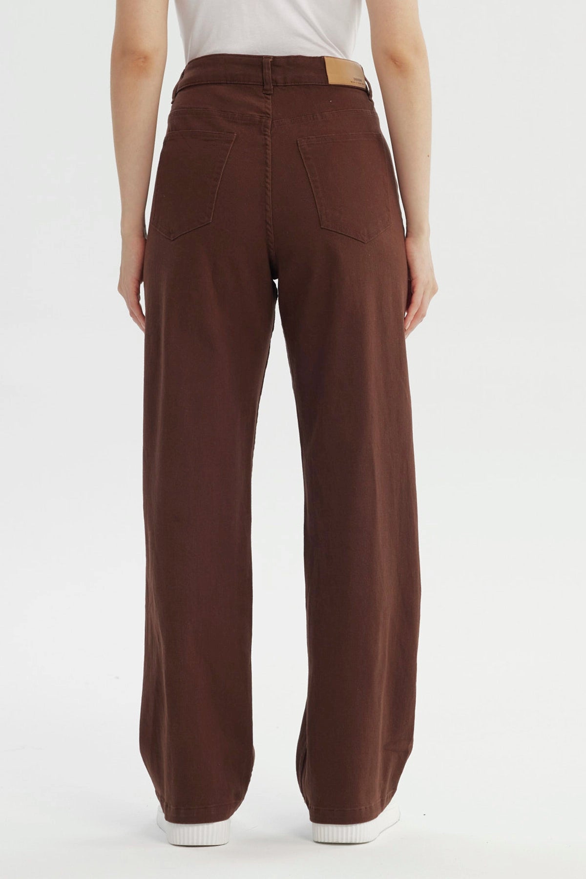 Jeans Mujer Calce Recto Marron