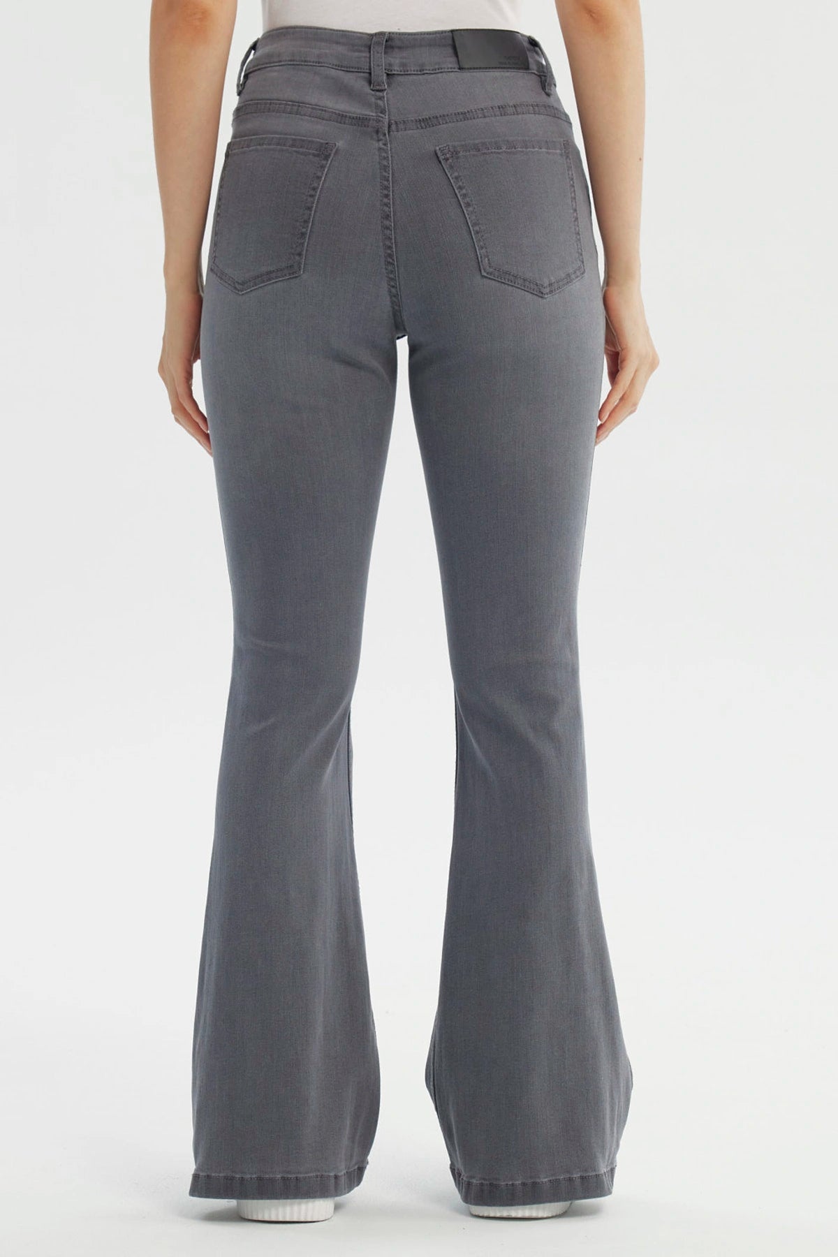 Jeans Mujer Flare Gris Oscuro