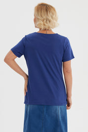 Polera Mujer Con Estampado Azul Oscuro