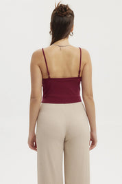 Polera peto mujer crop vino oscuro sin estampa de tirantes delgados y tejido acanalado lisa
