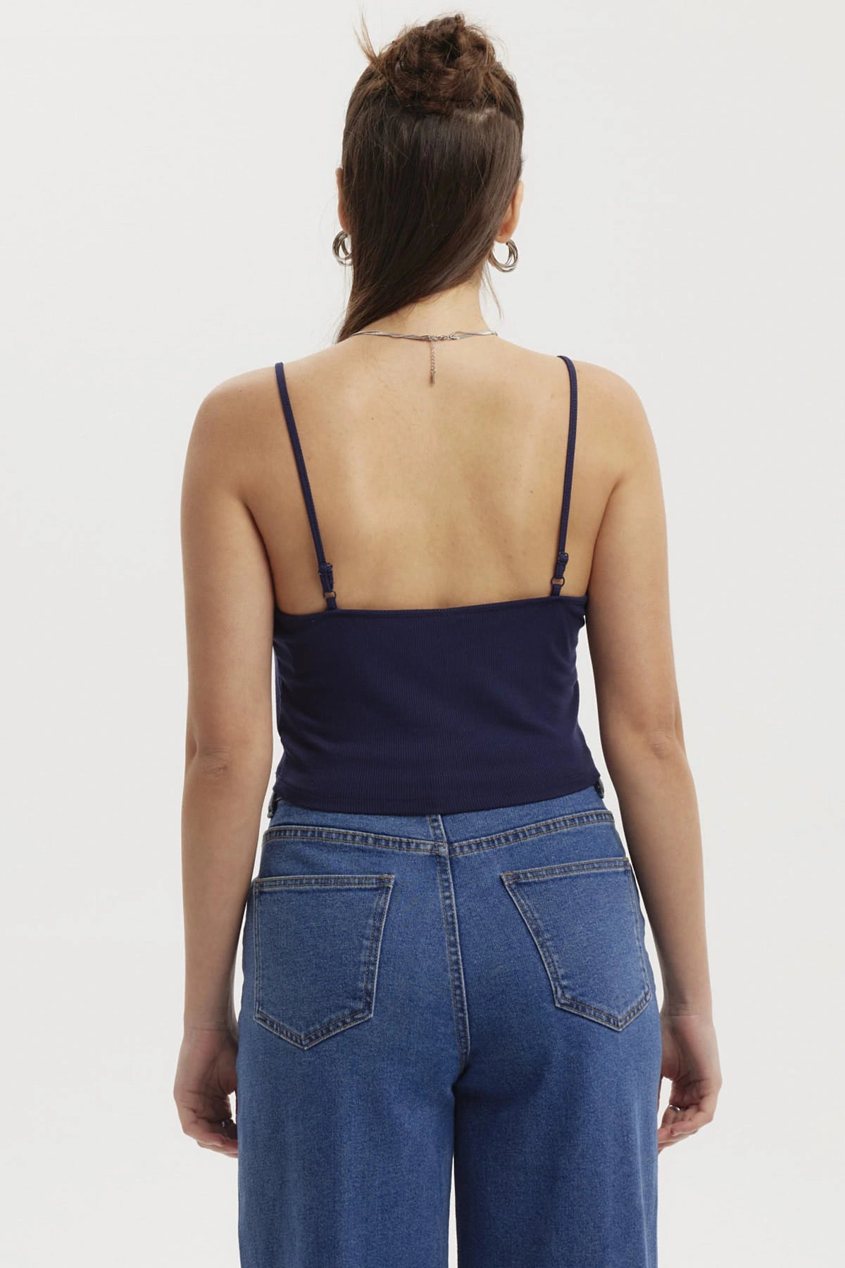 Polera peto mujer crop rib azul oscuro lisa con tirantes delgados y corte ajustado perfecta para un look casual y fresco