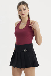 Polera peto halter crop vino liso sin estampas diseño ajustado y escote halter ideal para un look casual y moderno