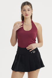 Polera peto halter crop vino liso sin estampas diseño ajustado y escote halter ideal para un look casual y moderno