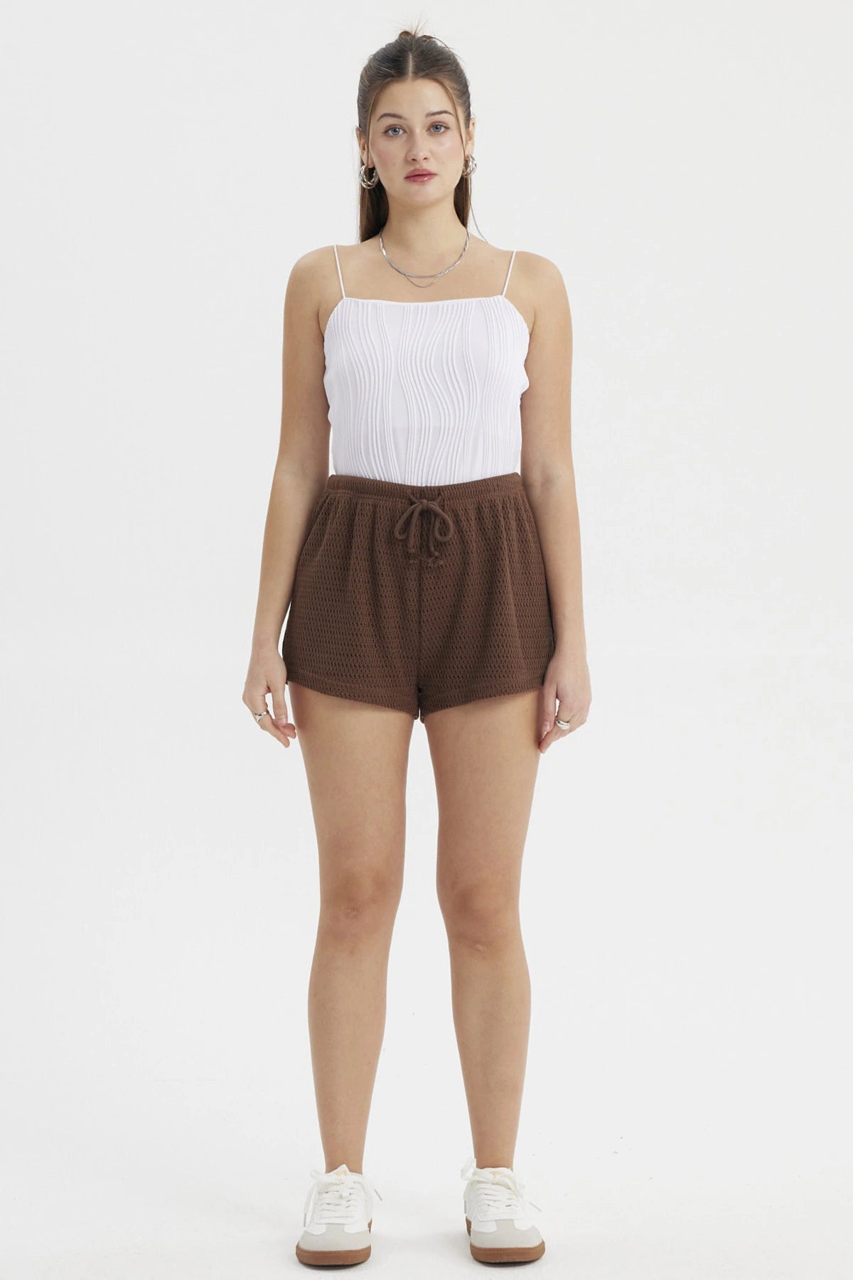 Short Mujer Pretina Cordón Ancho Café