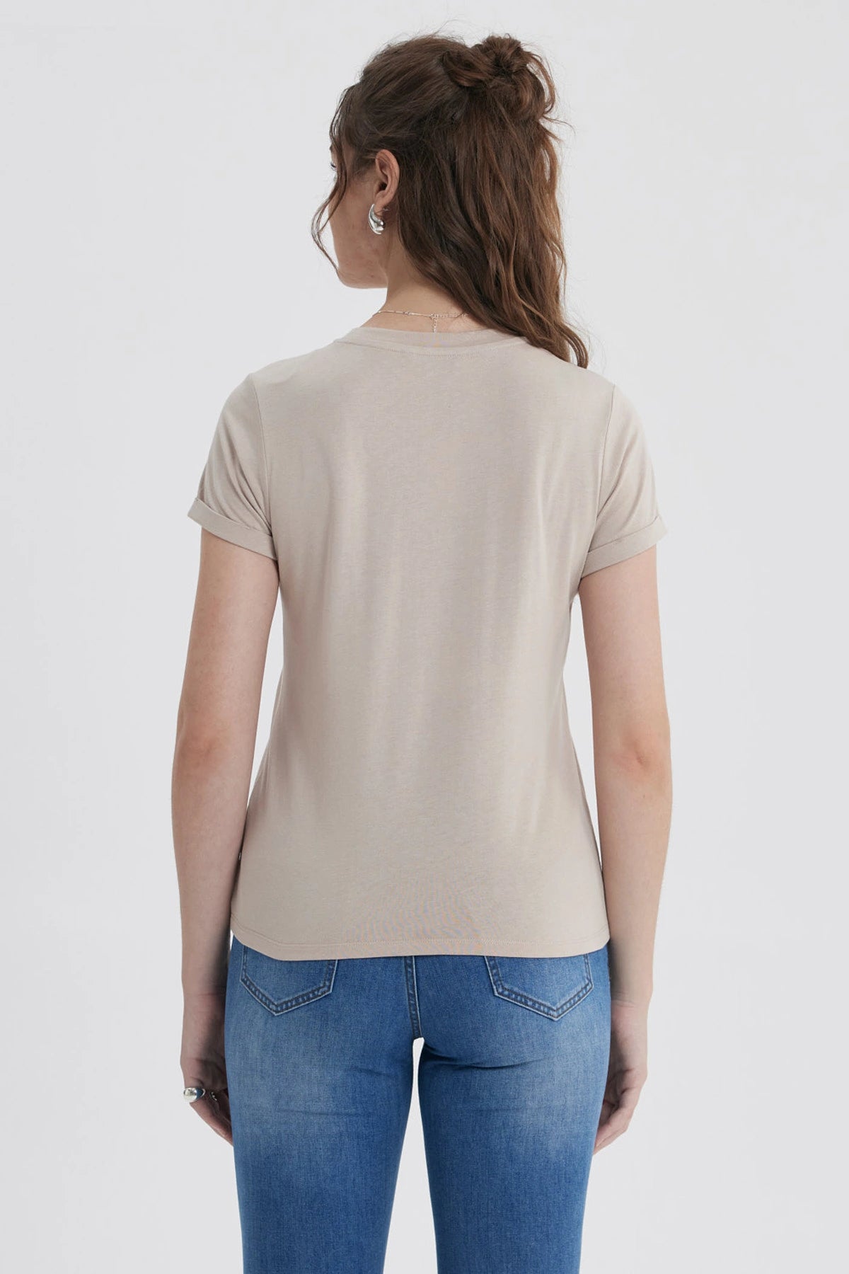 Polera Mujer Gráfica Roll Up Beige