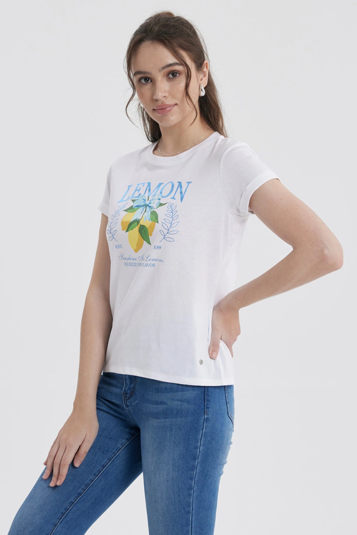 Polera Mujer Gráfica Roll Up Blanco / Azul Oscuro