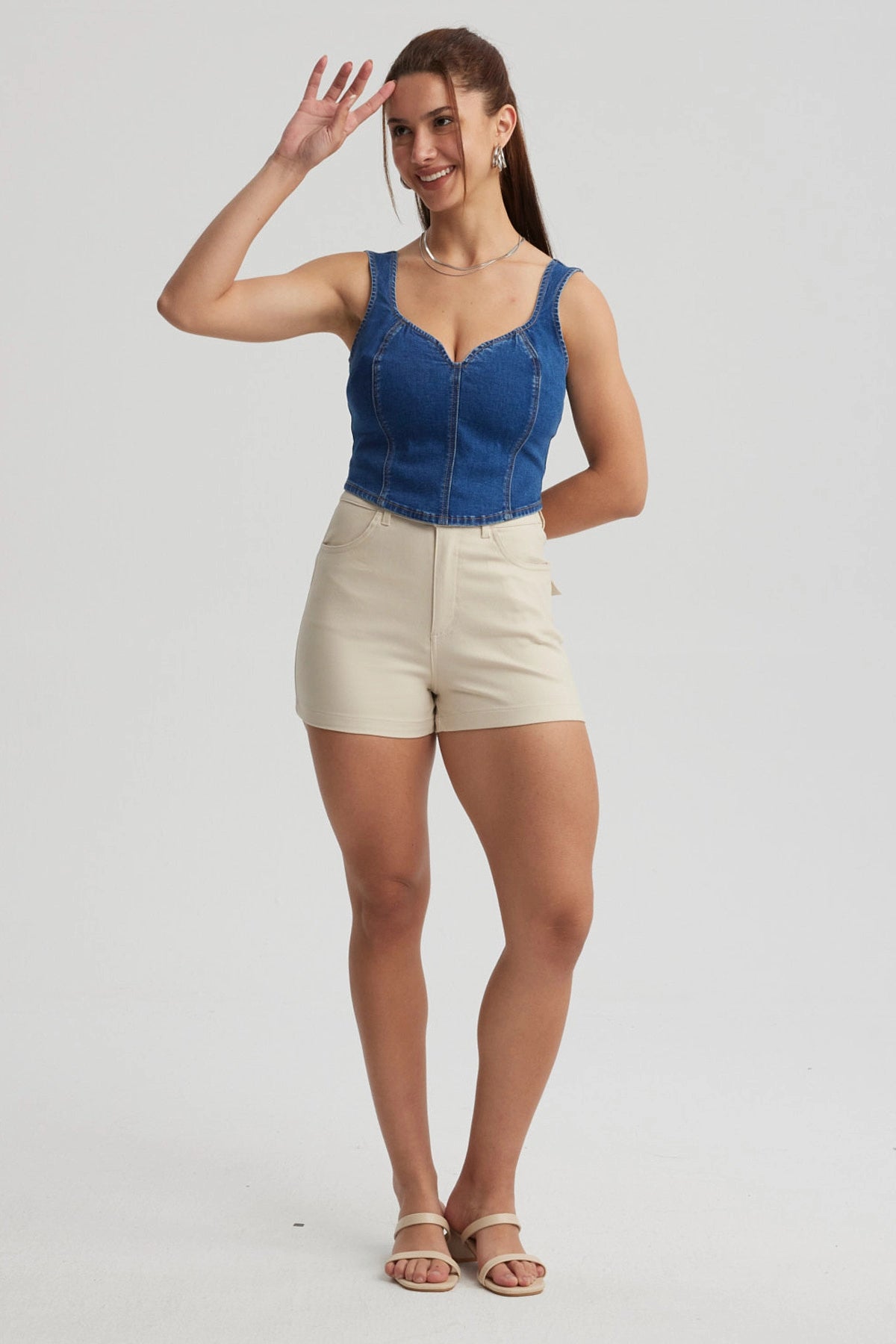 Short Mujer Gabardina Color Beige