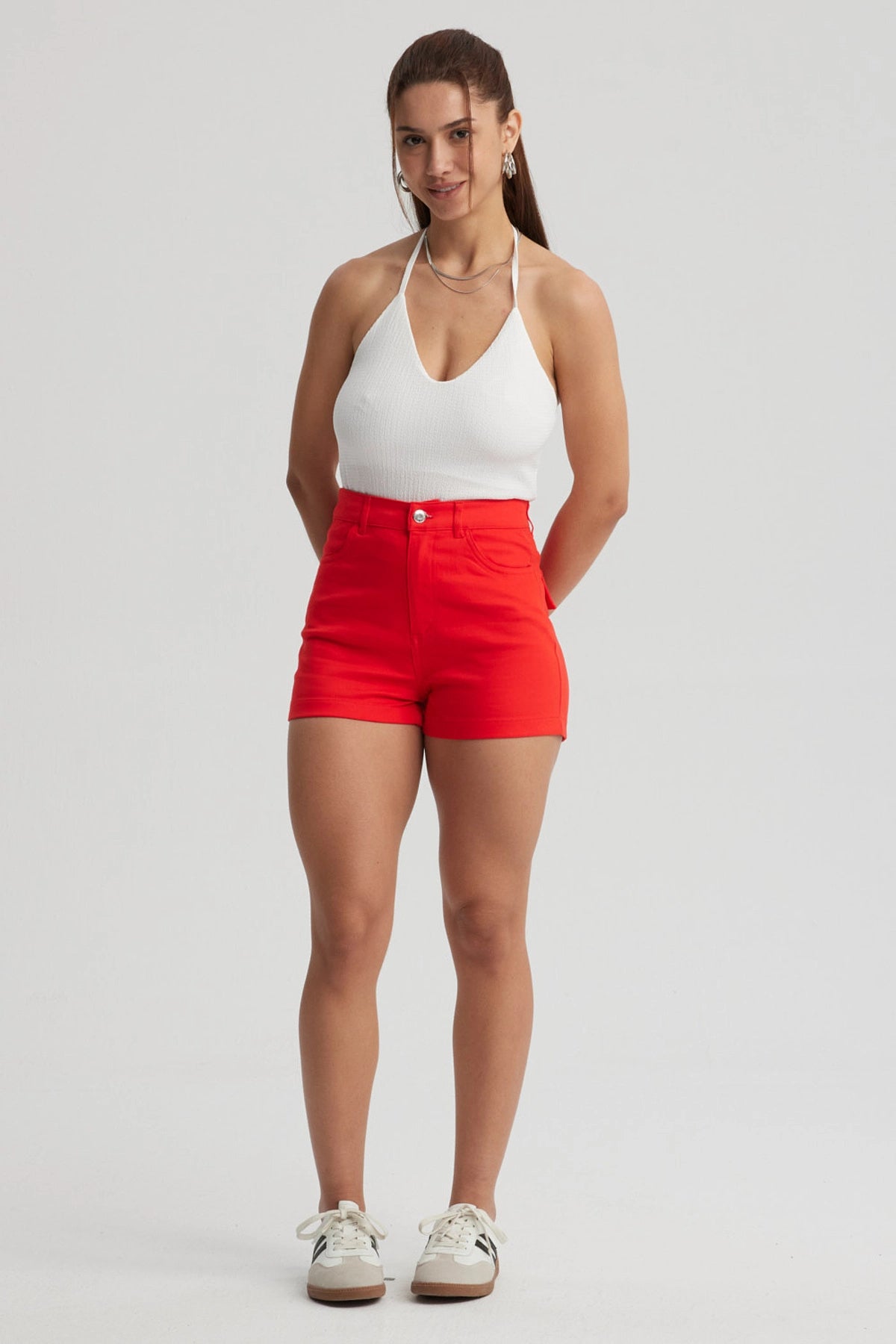 Short Mujer Gabardina Color Rojo
