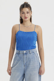 Polera mujer pabilo azul con textura ondulada sin estampa lisa ideal para días cálidos y looks casuales