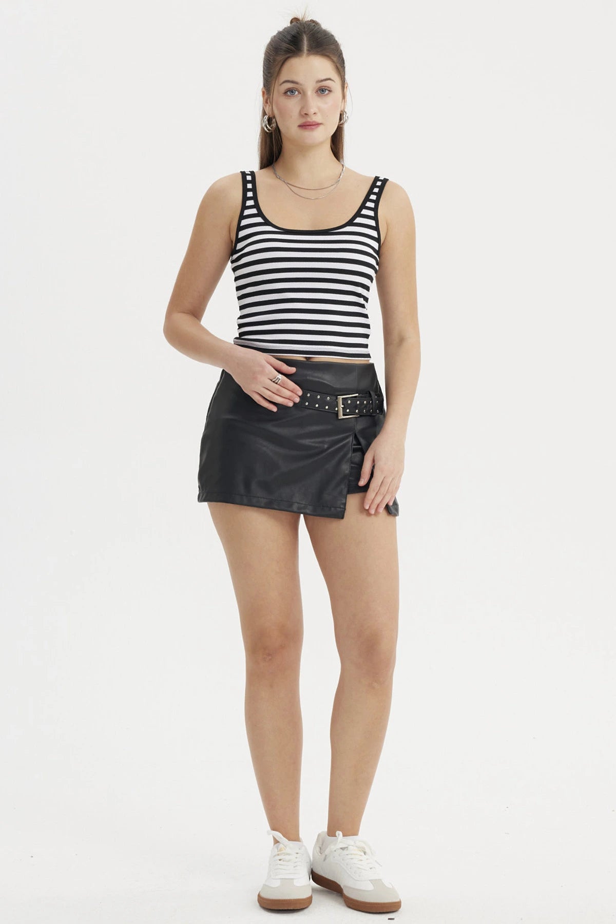 Polera Mujer Escote Cuadrado Negro / Blanco