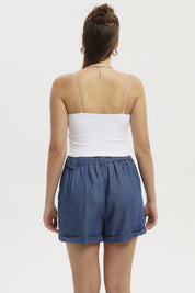 Peto blanco liso para mujer con tirantes delgados y corte crop ajuste cómodo y versátil sin estampa