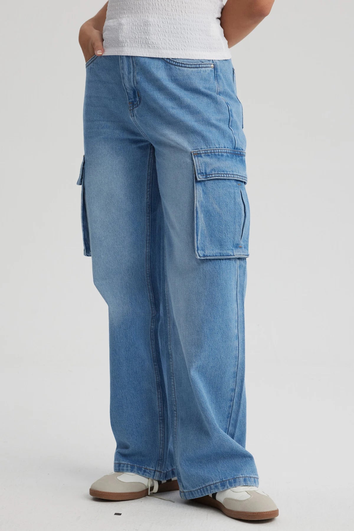 Jeans Mujer Cargo Calce Recto Azul