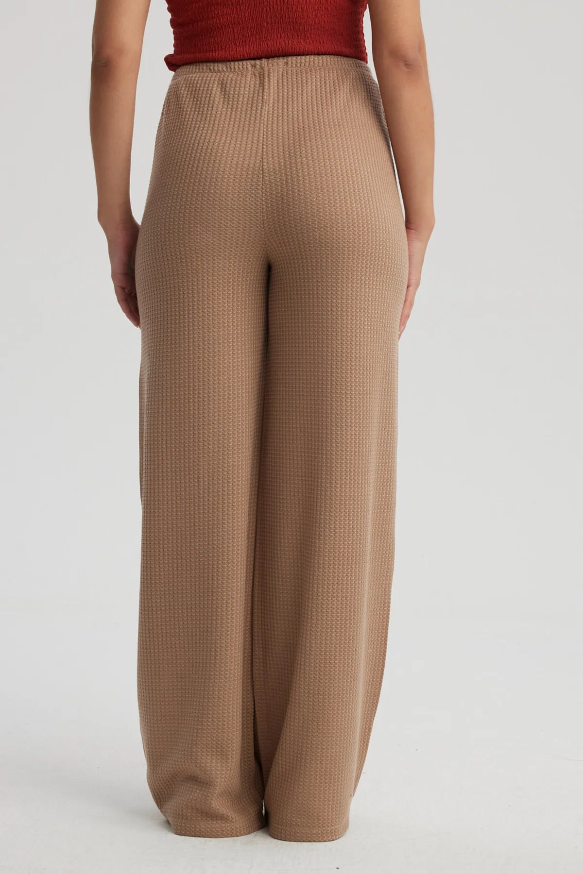 Pantalón Mujer Texturizado Con Cordón Camel