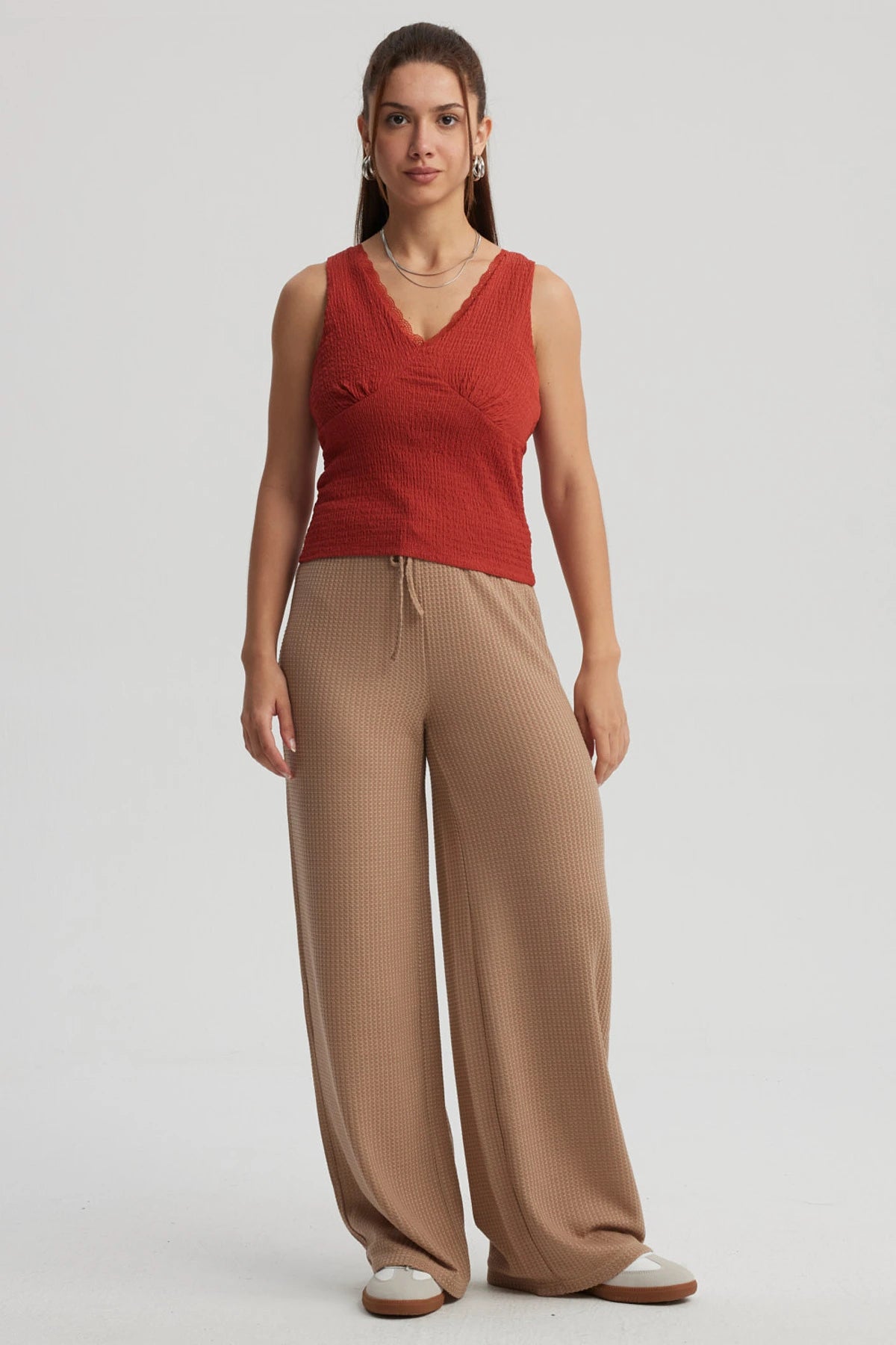 Pantalón Mujer Texturizado Con Cordón Camel