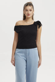 Polera Mujer Encaje Cuello Asimétrico Negro