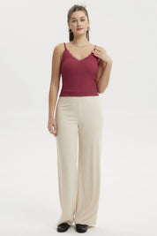 Peto magenta mujer con encaje en escote sin estampas texturizado de tirantes ideal para combinar con pantalones claros