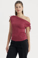 Polera ajustada magenta con nudo en el hombro derecho lisa ideal para un look casual elegante