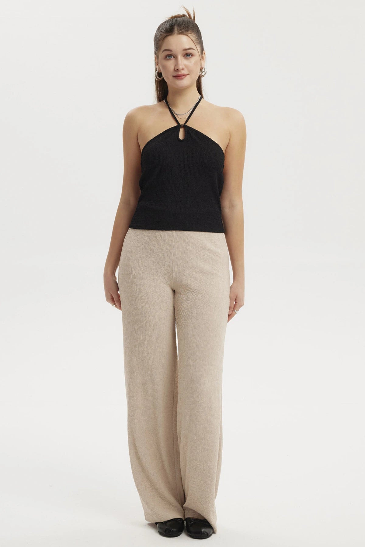 Polera mujer halter negro sin estampa lisa diseño sencillo y elegante ideal para combinar con pantalones claros