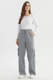 Pantalón Buzo Mujer Calce Recto Gris Oscuro