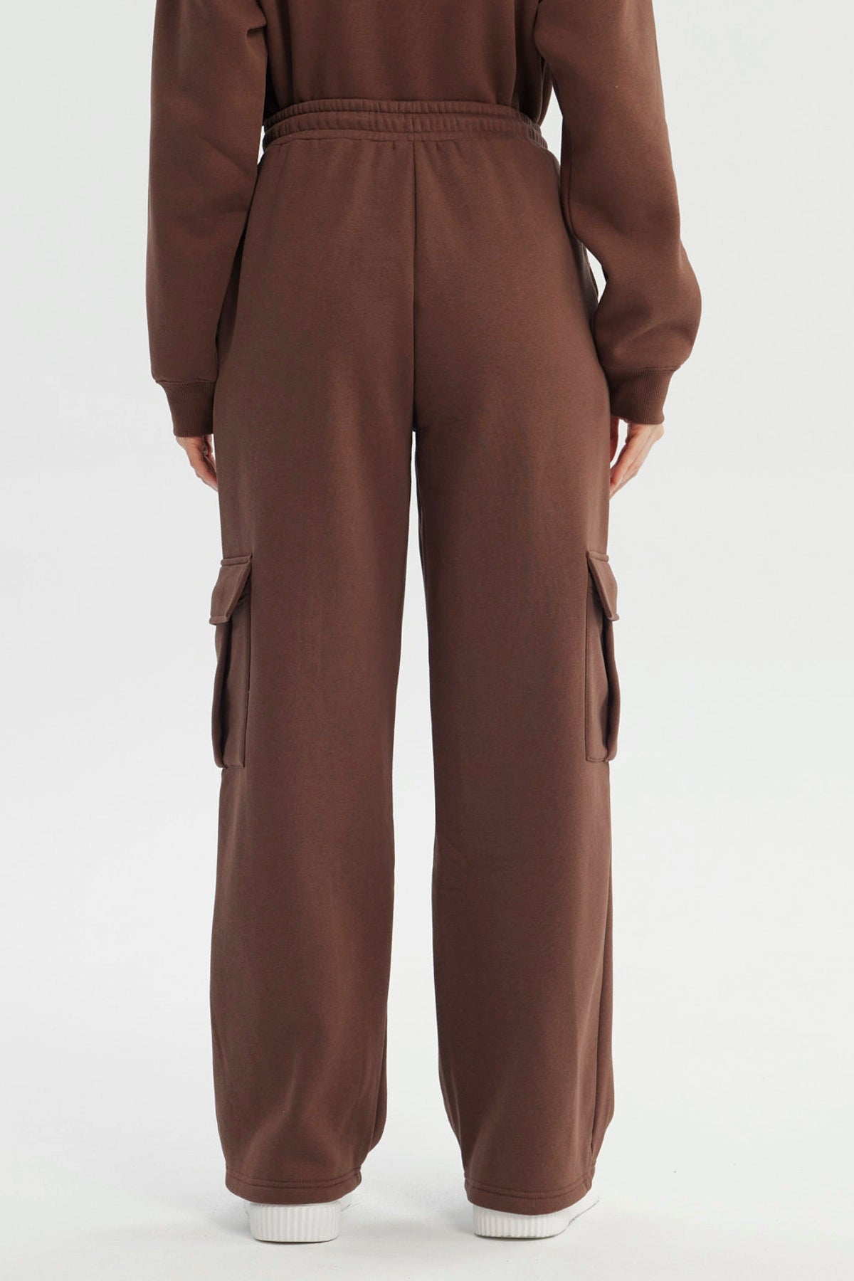 Pantalón Buzo Mujer Calce Recto Café
